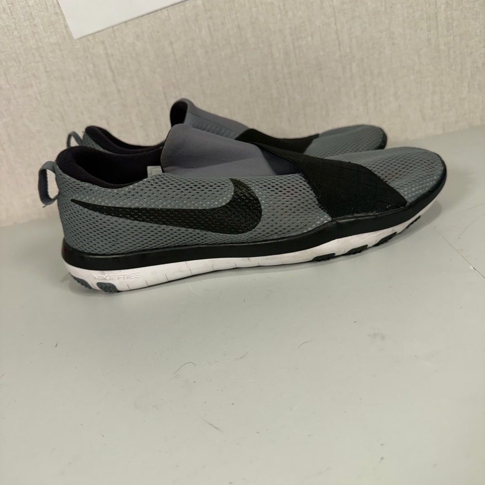 Nike Free Running Shoes‎ 843966-005 Gray/Black Women's Size 9 Rare SLIP-On